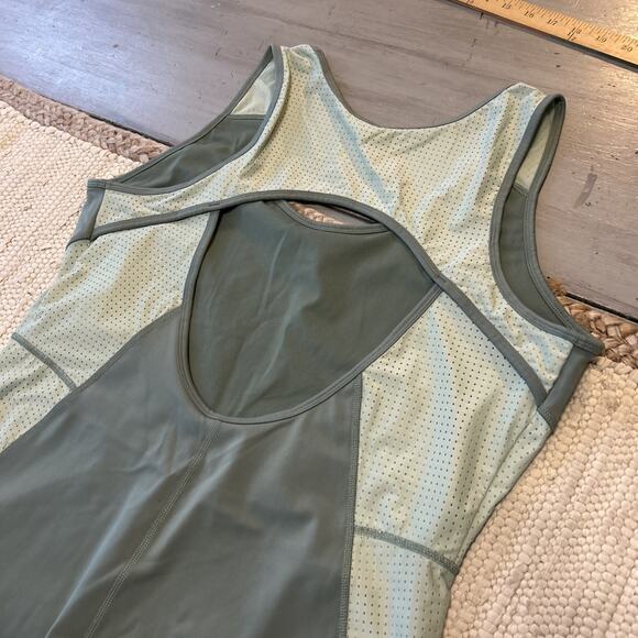 Fabletics Motion 365 Thyme Green Open Back Workout One Piece Romper Bodysuit 1X - Picture 6 of 9